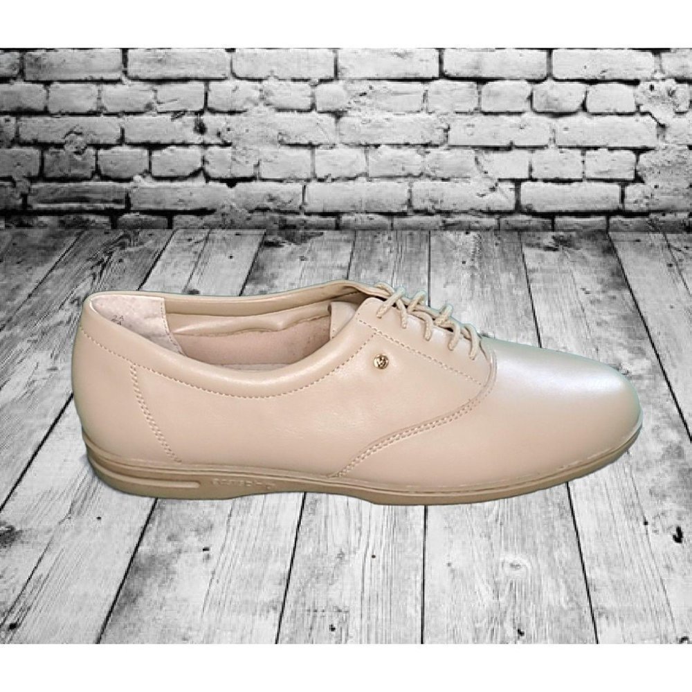 𝅺EASY SPIRIT WOMEN’S ESMOTION WHEATFIELD LEATHER WA